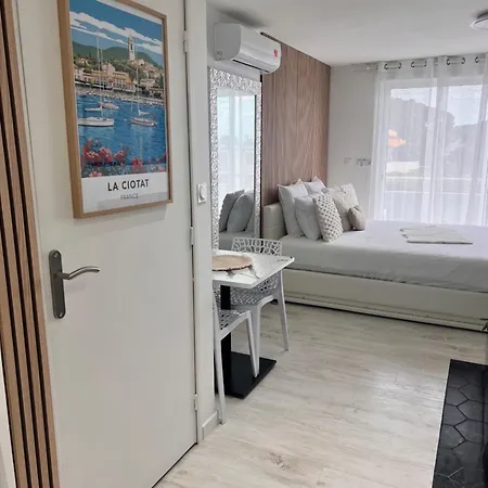 Suite Jacuzzi 2 Min De La Mer La Ciotat Exterior photo