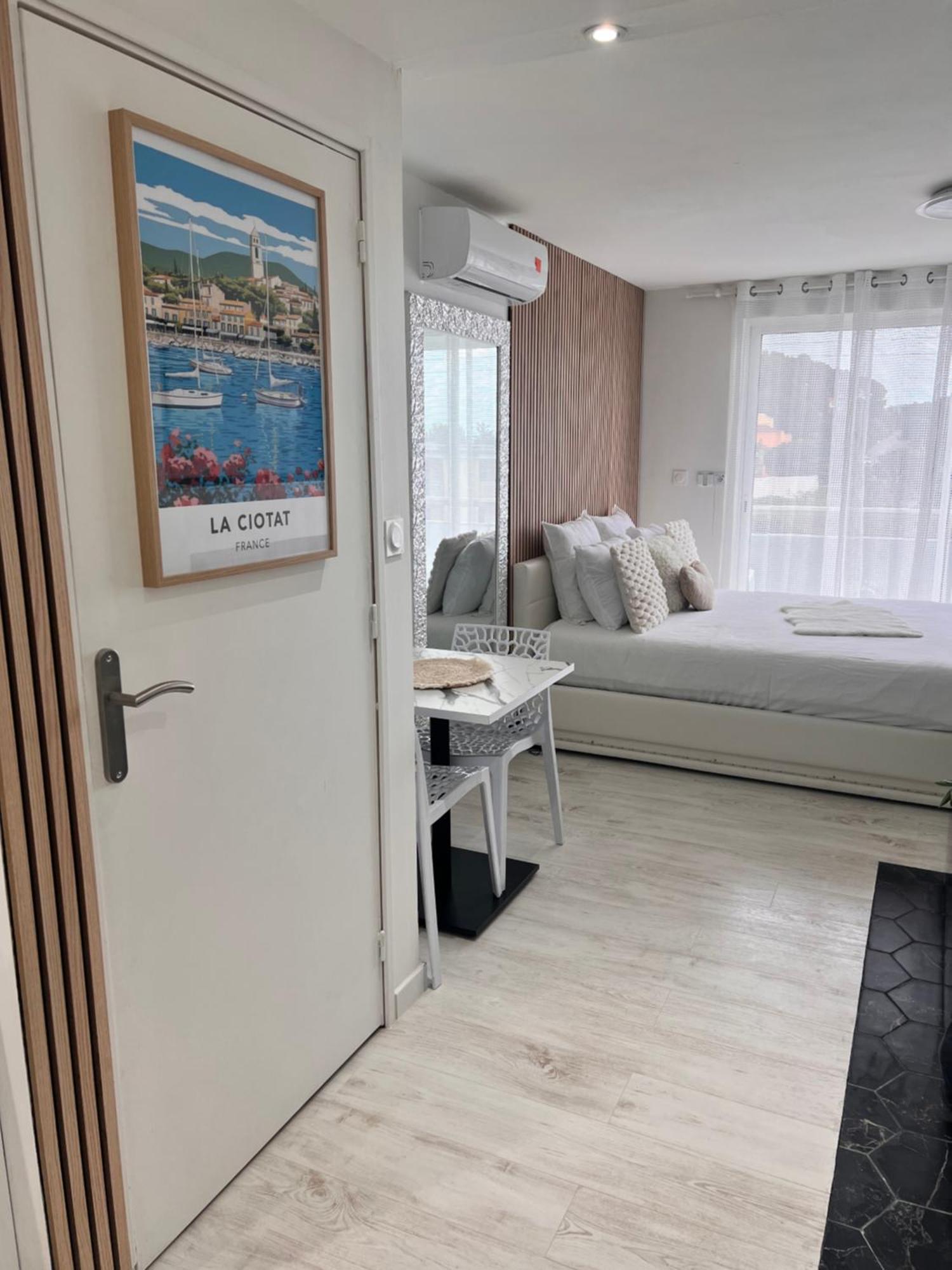 Apartment Jacuzzi 2 Min De La